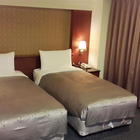 Jing Jing Holiday Hotel Kaohsiung Luaran gambar