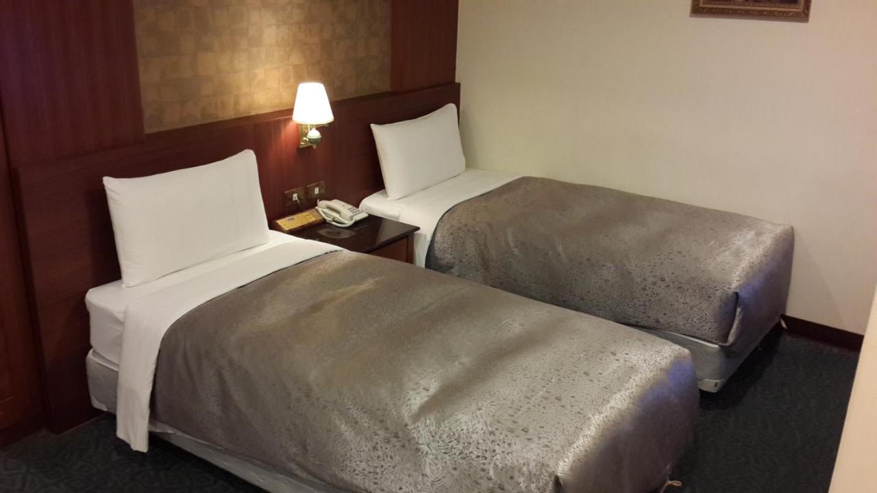 Jing Jing Holiday Hotel Kaohsiung Luaran gambar